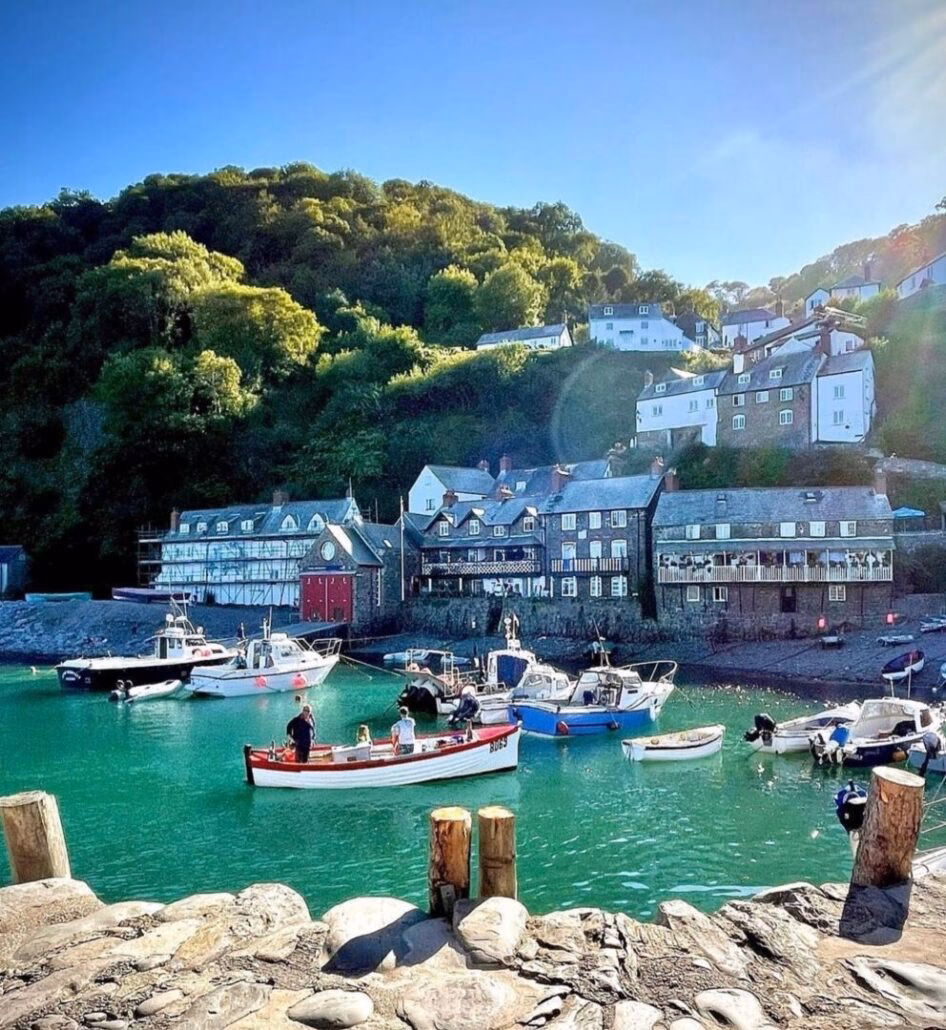 How do I get from Clovelly to Bideford?