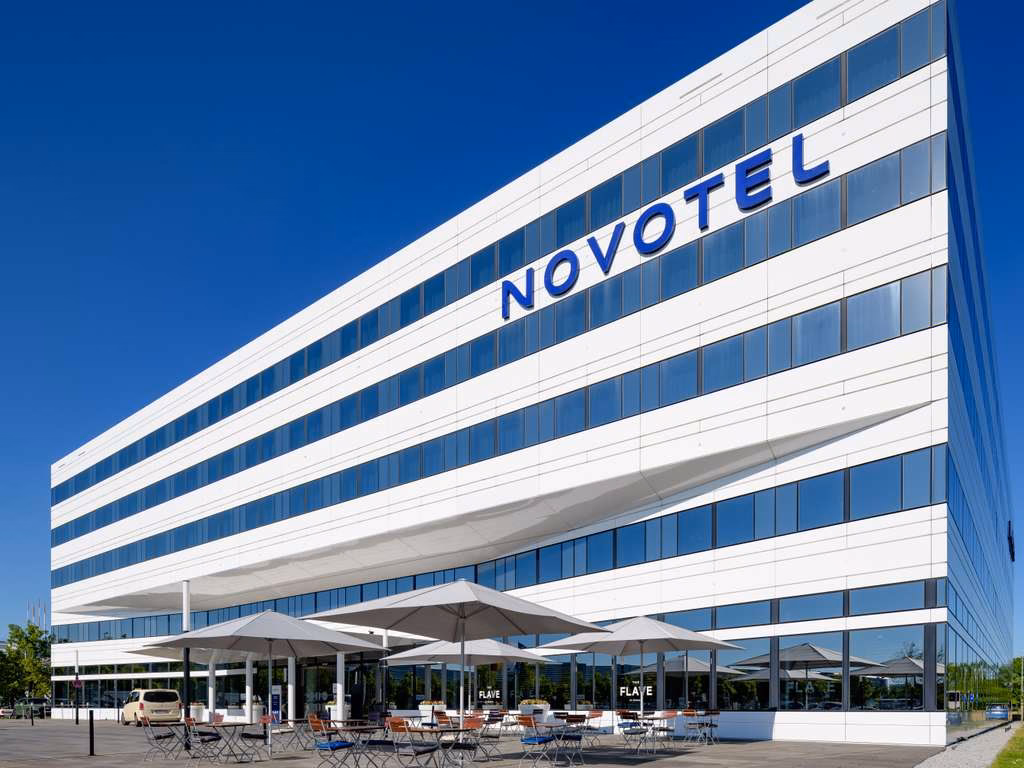 Does Novotel have a shuttle to the airport?