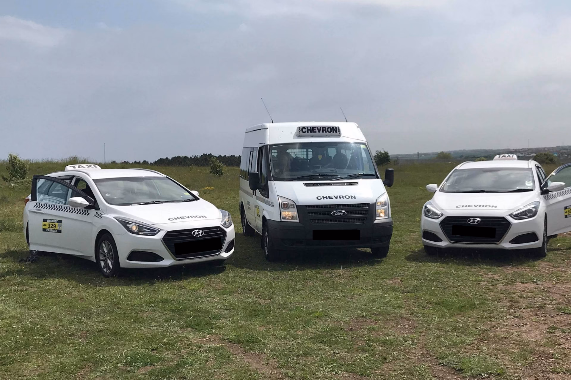 How do taxi fares work in the UK?