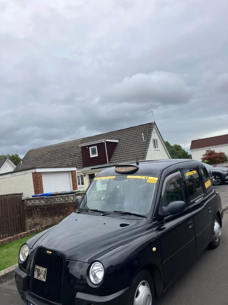 Where can I find taxis in Glasgow?