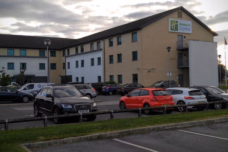 How far is the Holiday Inn Doncaster from the city centre?