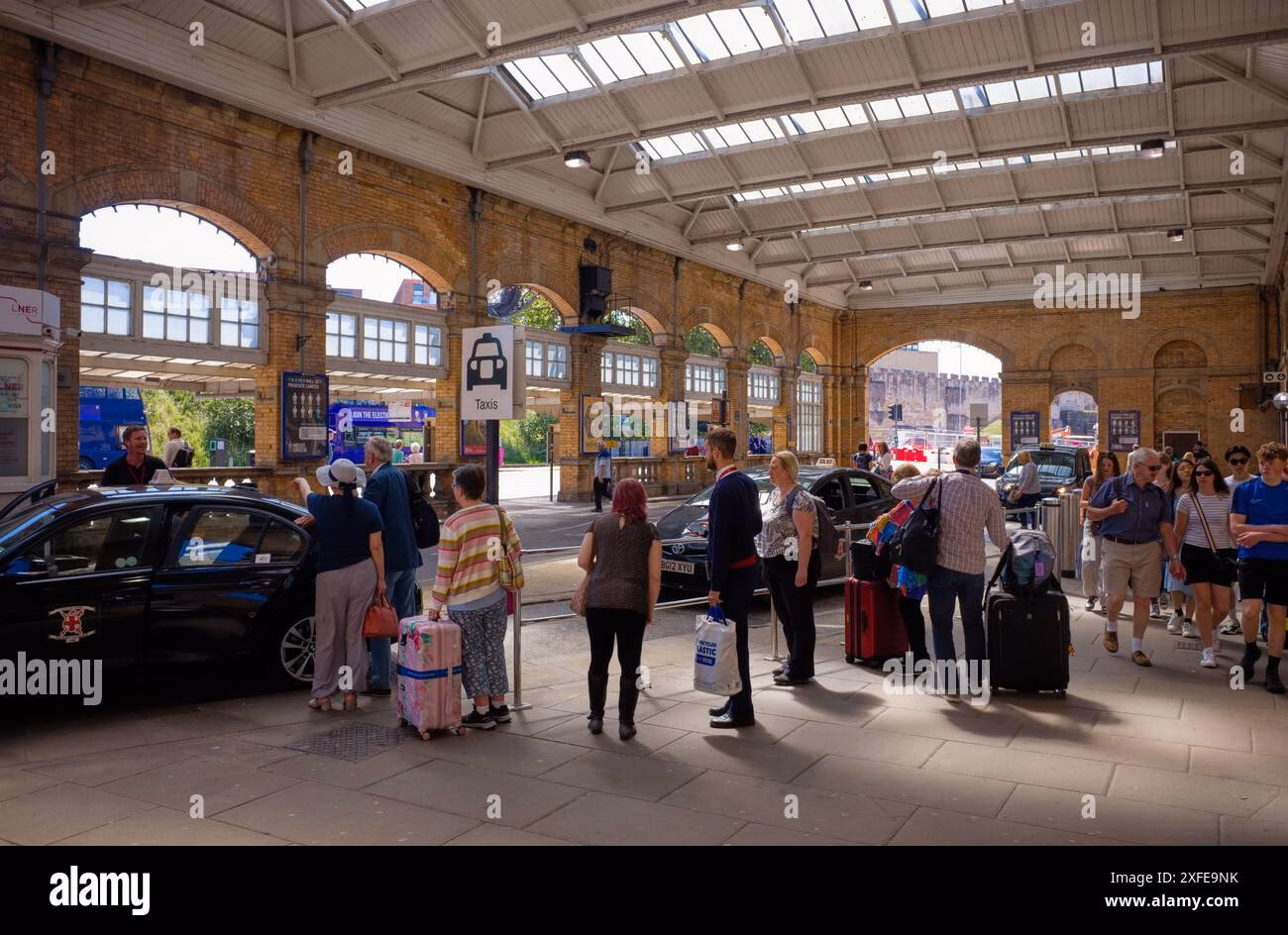 What are people saying about taxis in Toronto?