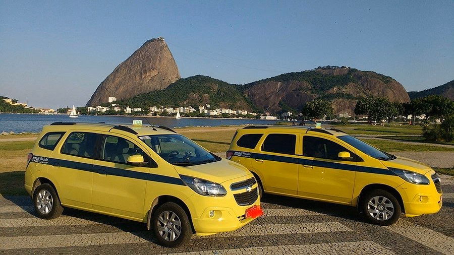 How much is a radio taxi from Rio airport to Copacabana?