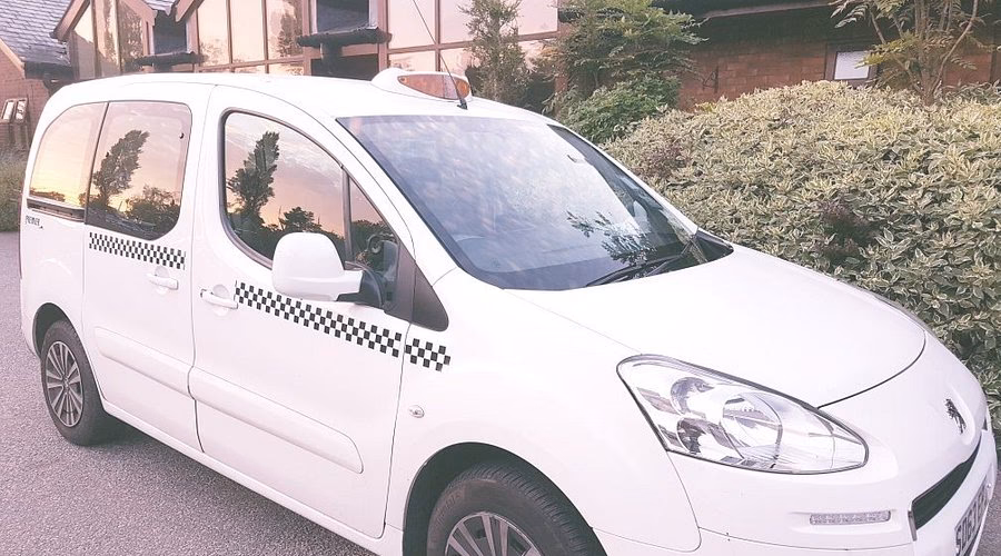 How far is rugby from reading by train?