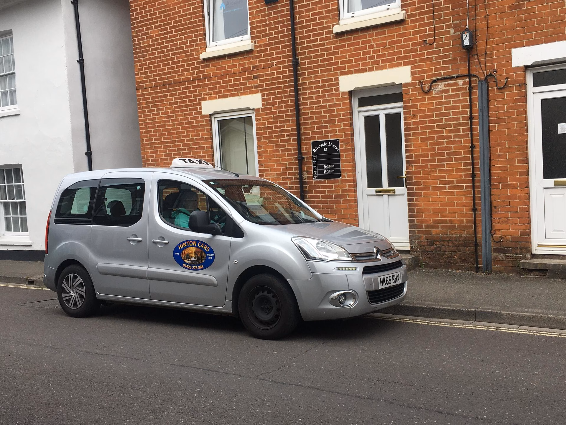 How much does it cost to drive from Ringwood to Ashley Heath?