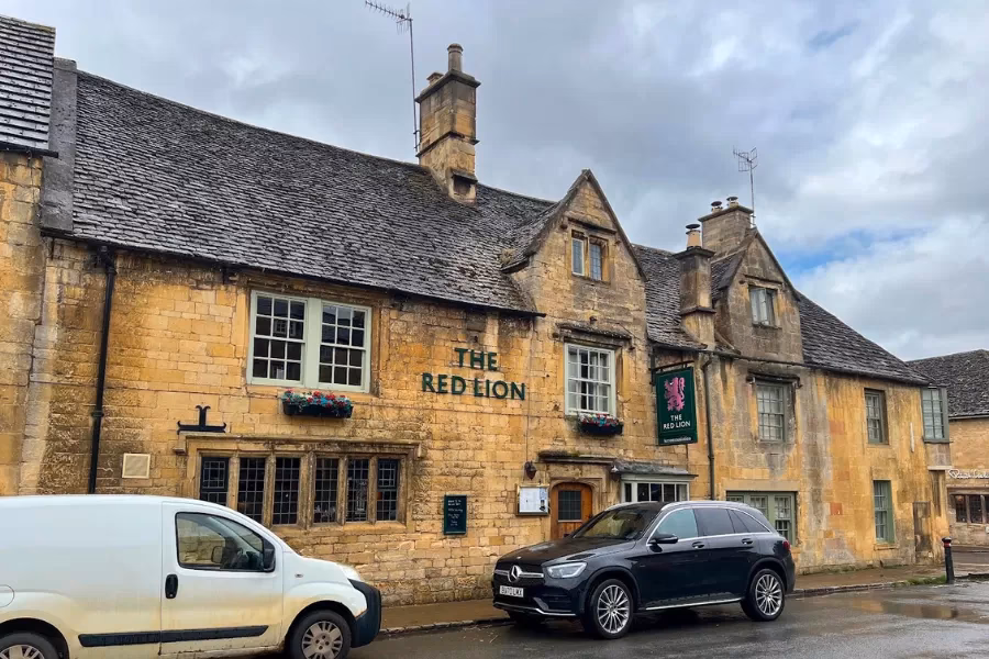 Is the Red Lion dog friendly?