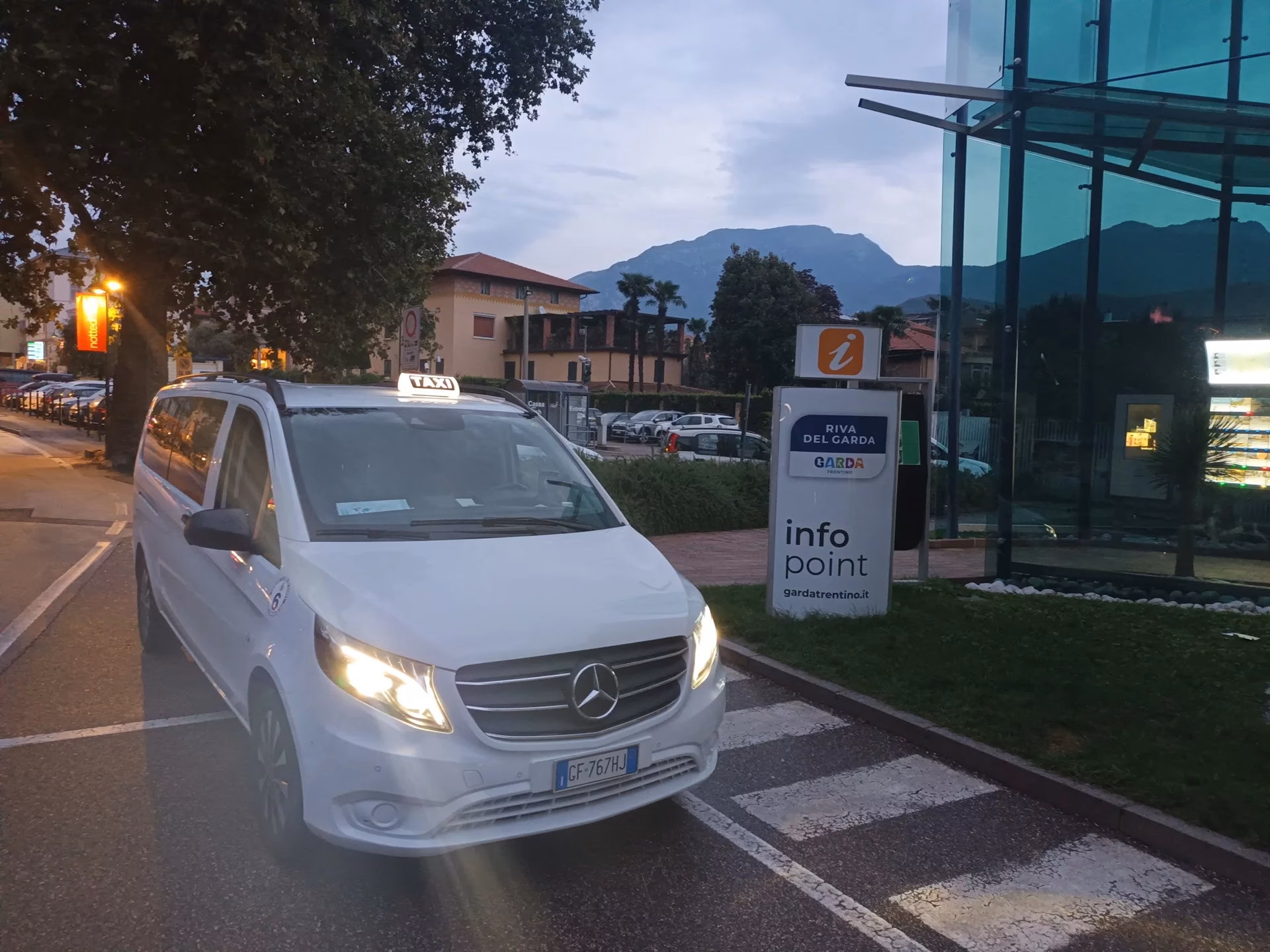 How to book A Riva del Garda - Torbole - Arco transfer taxi?