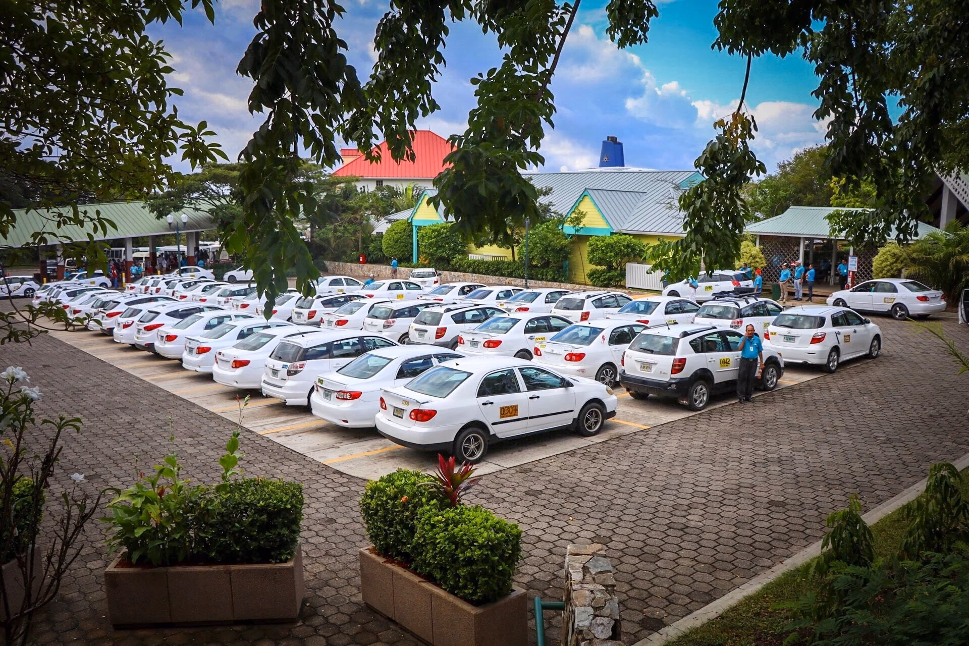 Is exclusive taxi roatan a good choice?