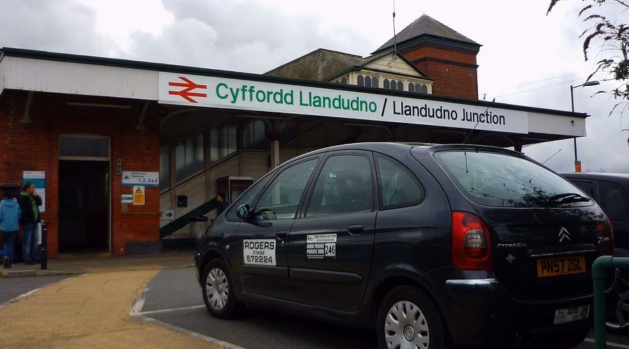 Who is the best taxi service in North West Wales?