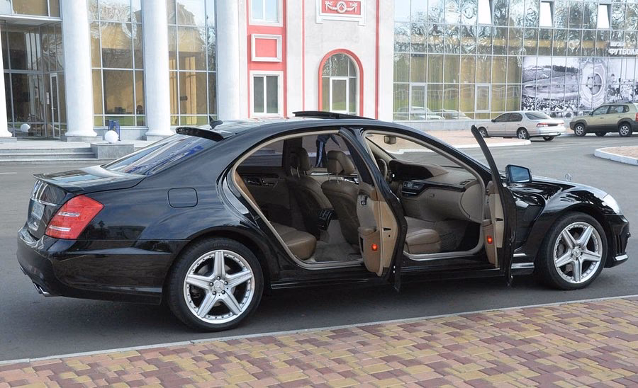 How do I get a taxi in Ronda?