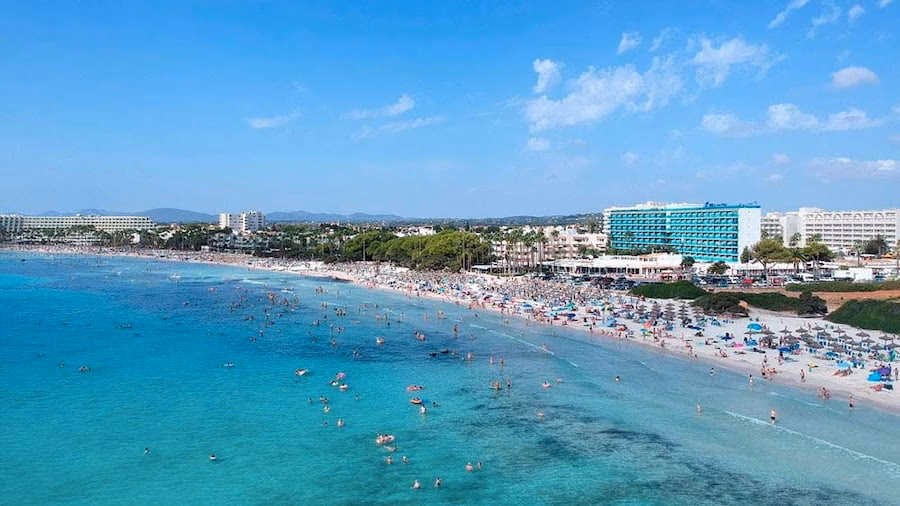 How to get from Sa Coma to Cala Millor?