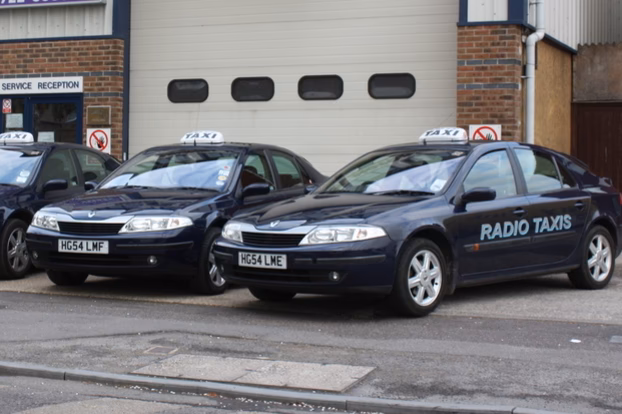 How do I book a Salisbury taxi?