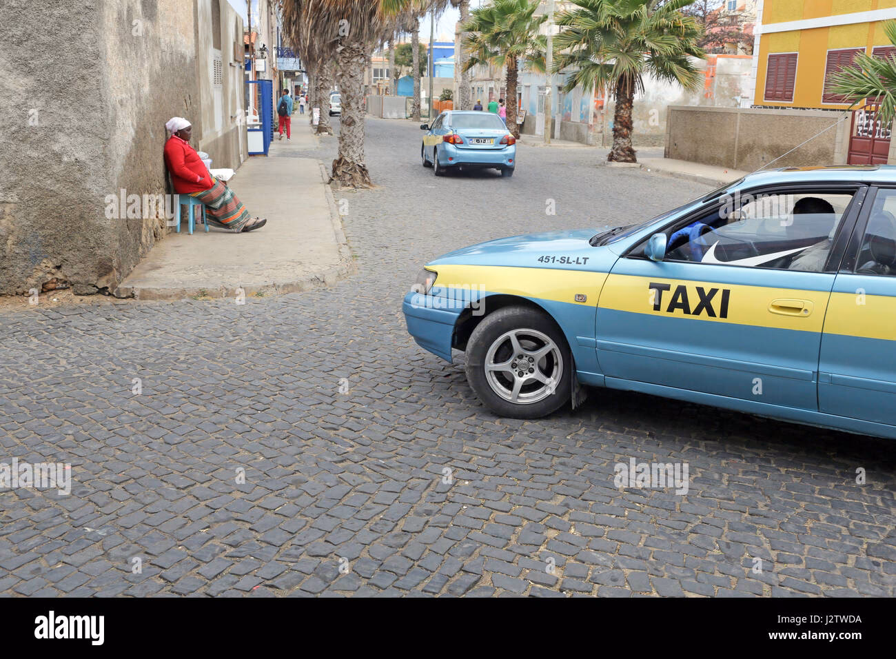 Who is Sal's Airport & limousine service?