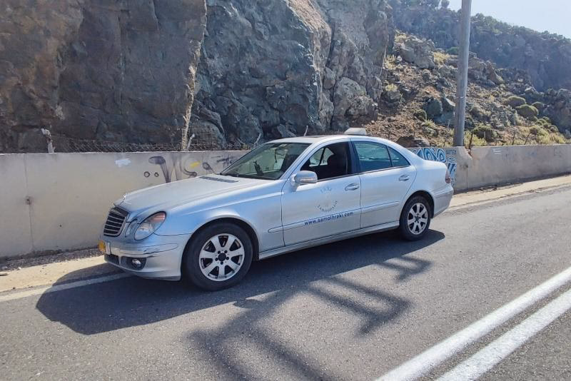 Does Samothraki have an airport?