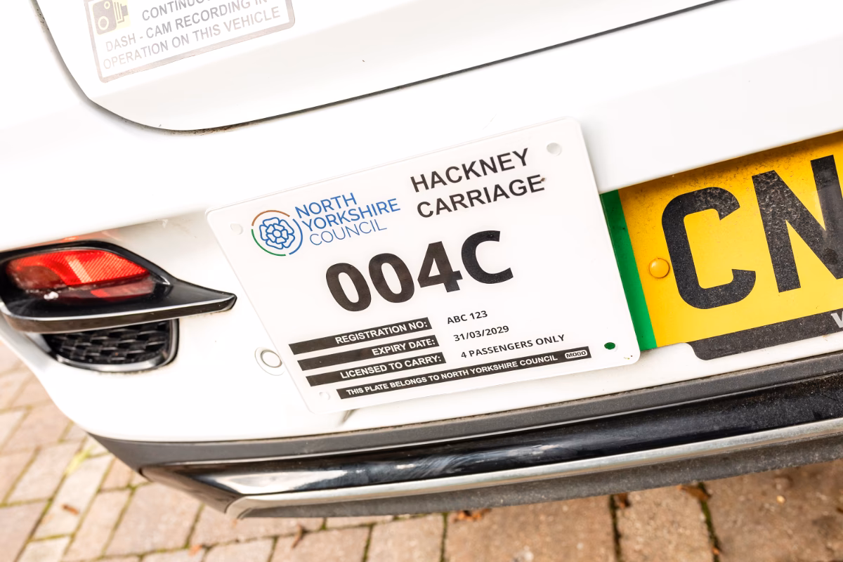 How do I get from Scarborough to Whitby (station)?