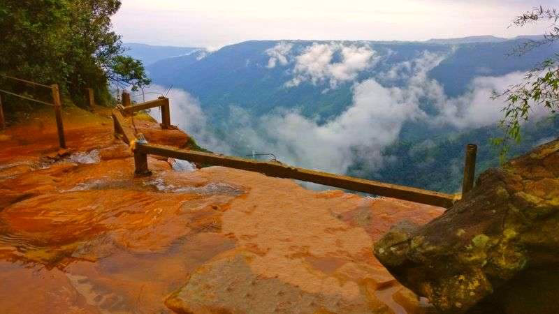 How to get from Shillong to Cherrapunji by car?