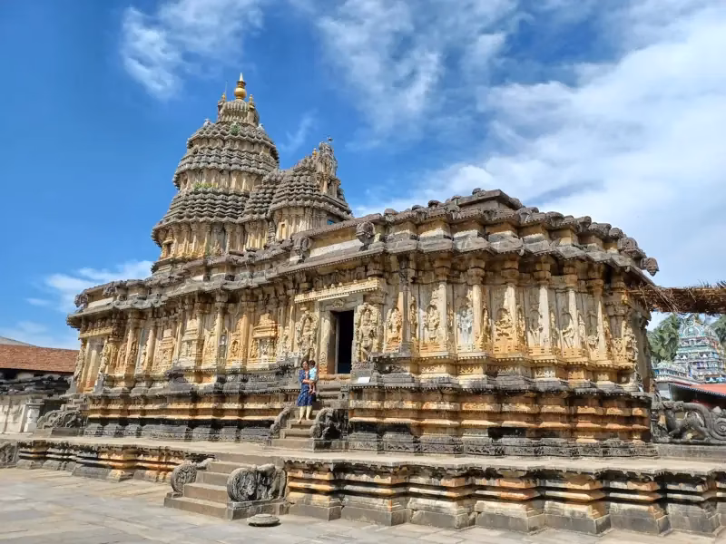 How far is Sringeri from Shivamogga?