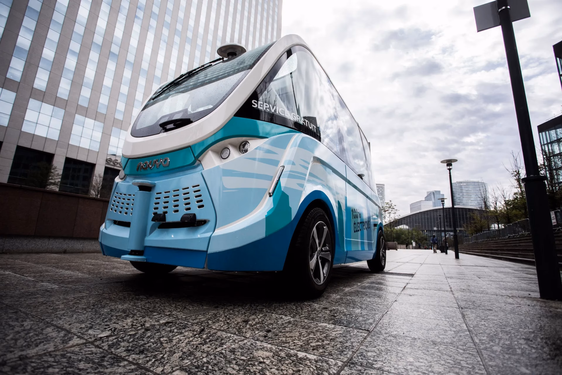 What airport transfers are available in Surrey & Hampshire?