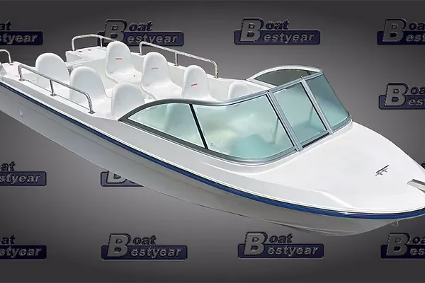 What is the size of an average water taxi boat?