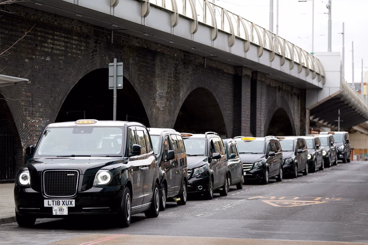 Where can I hire a taxi in Bristol?