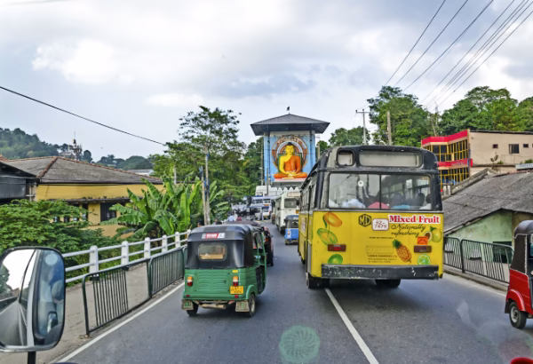 Where can I get a taxi in Sri Lanka?