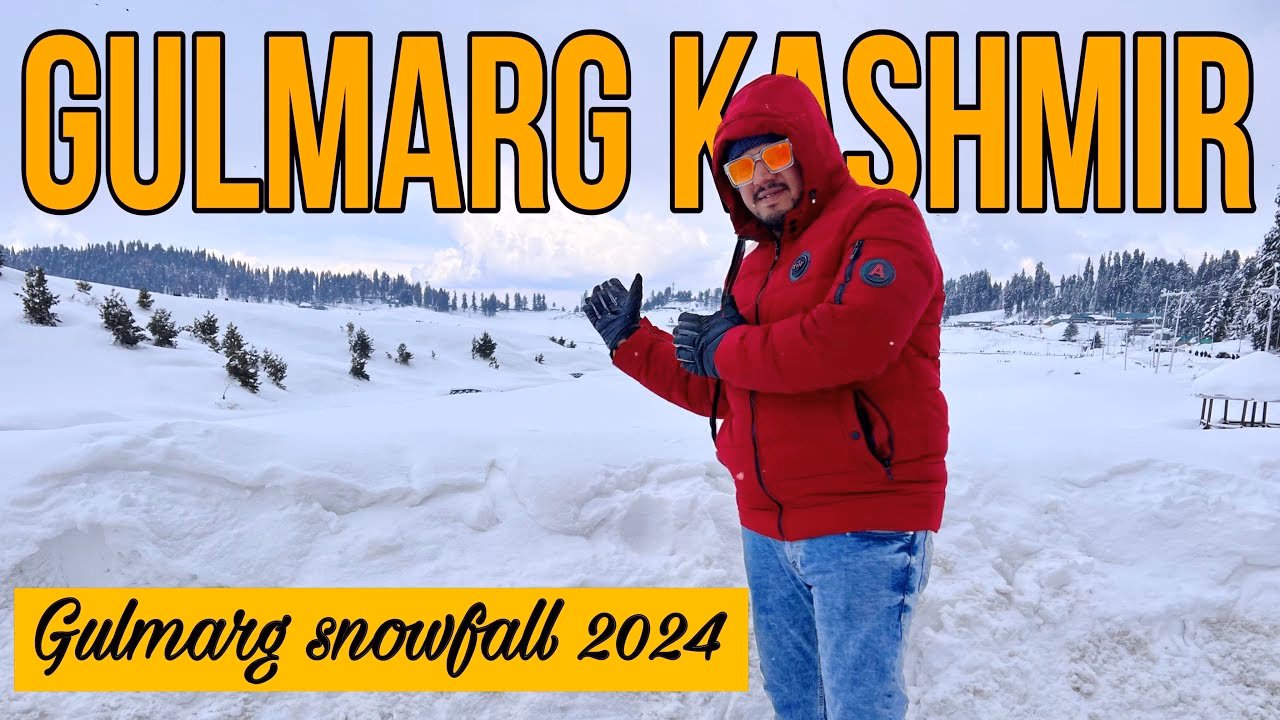 How far is Srinagar Airport (SXR) from Gulmarg?