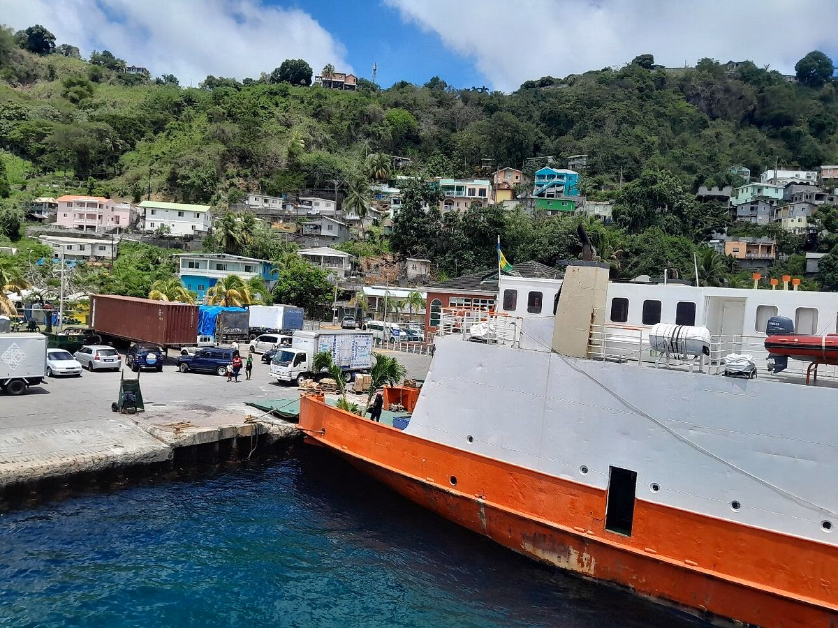 How to get from Kingstown to St Vincent?