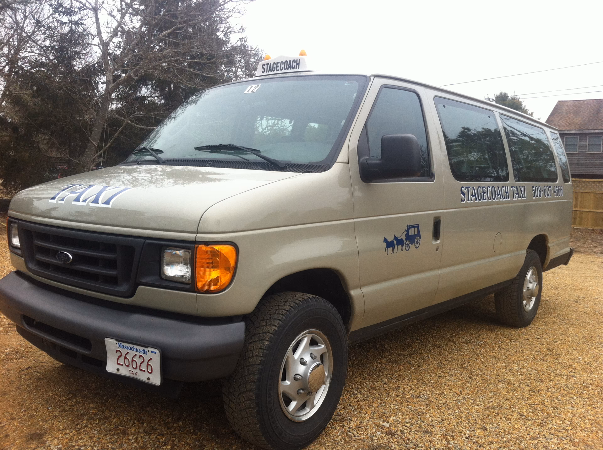 Are there taxis on Martha's vineyard?