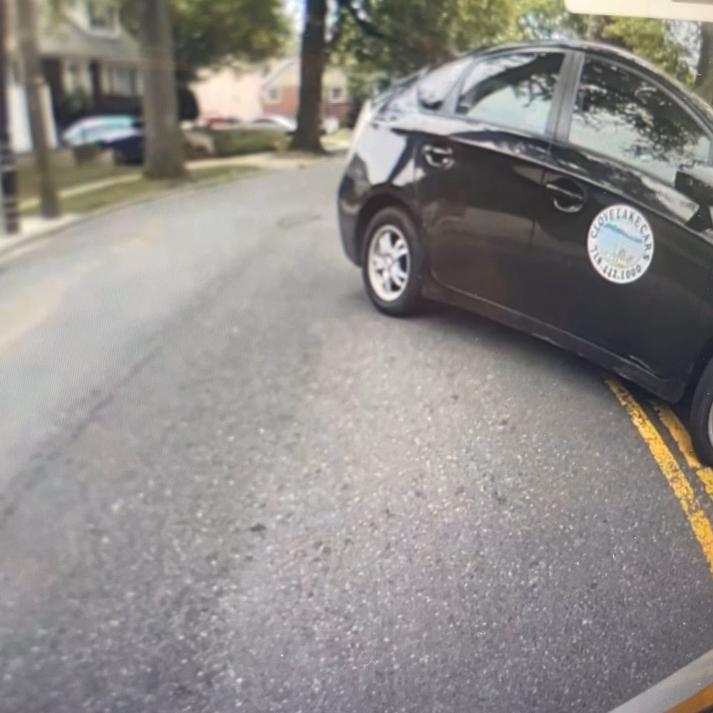 What questions does the Staten Island car service app Ask?