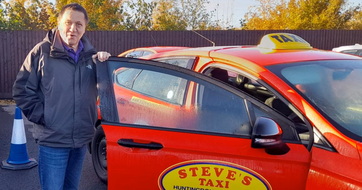 Does Huntingdon taxis offer long-distance taxi services?