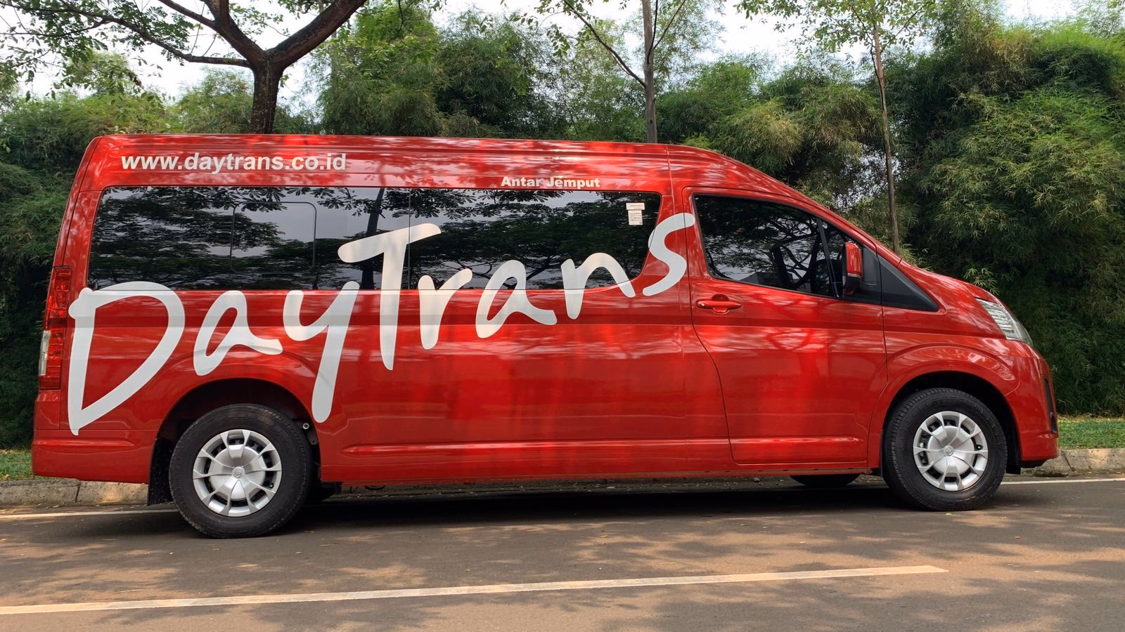 How to get to Malang from Surabaya Juanda Airport?