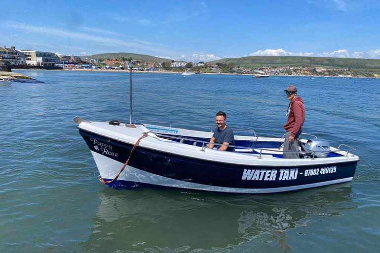 Does Swanage Pier have a cruise?