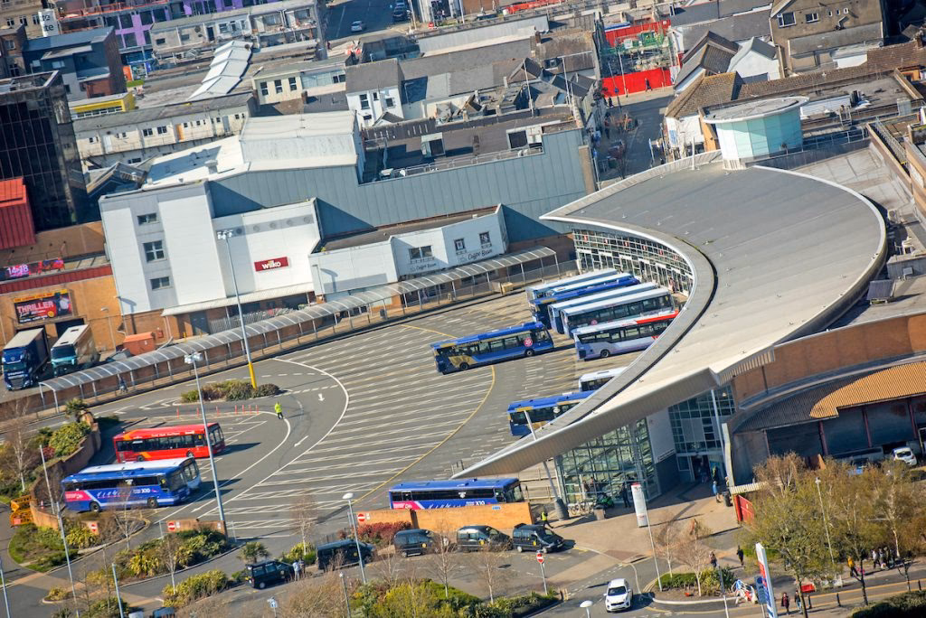 How does a taxi fare calculator work in Swansea?