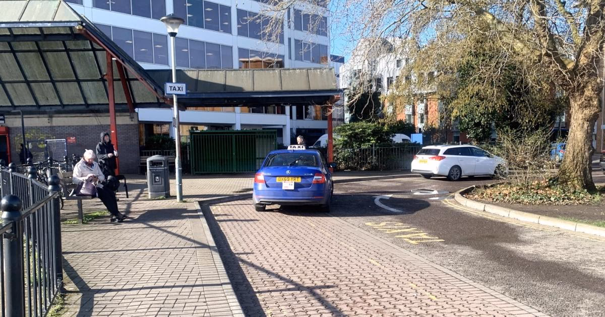 Who licenses hackney carriages & private hire vehicles in Swindon?