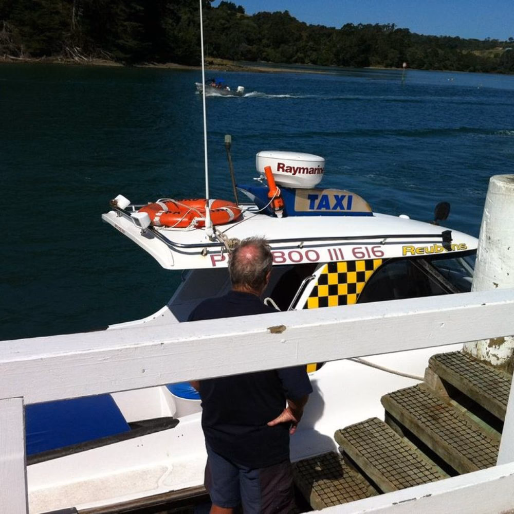 How to get from Auckland City to Takapuna?