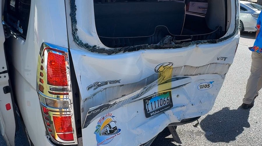 Does taxi2airport & transferz have a negative experience?