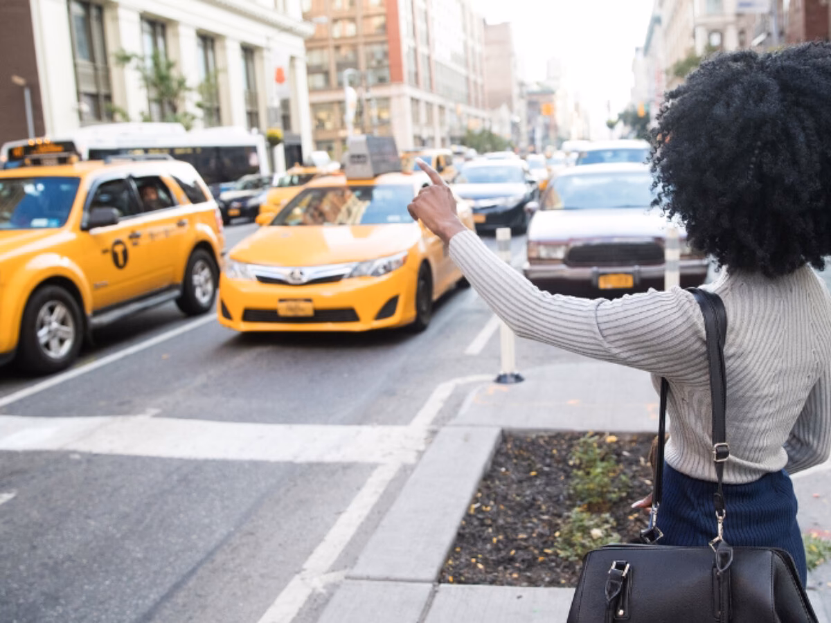 How do I get from Newcastle-under-Lyme to Keele?