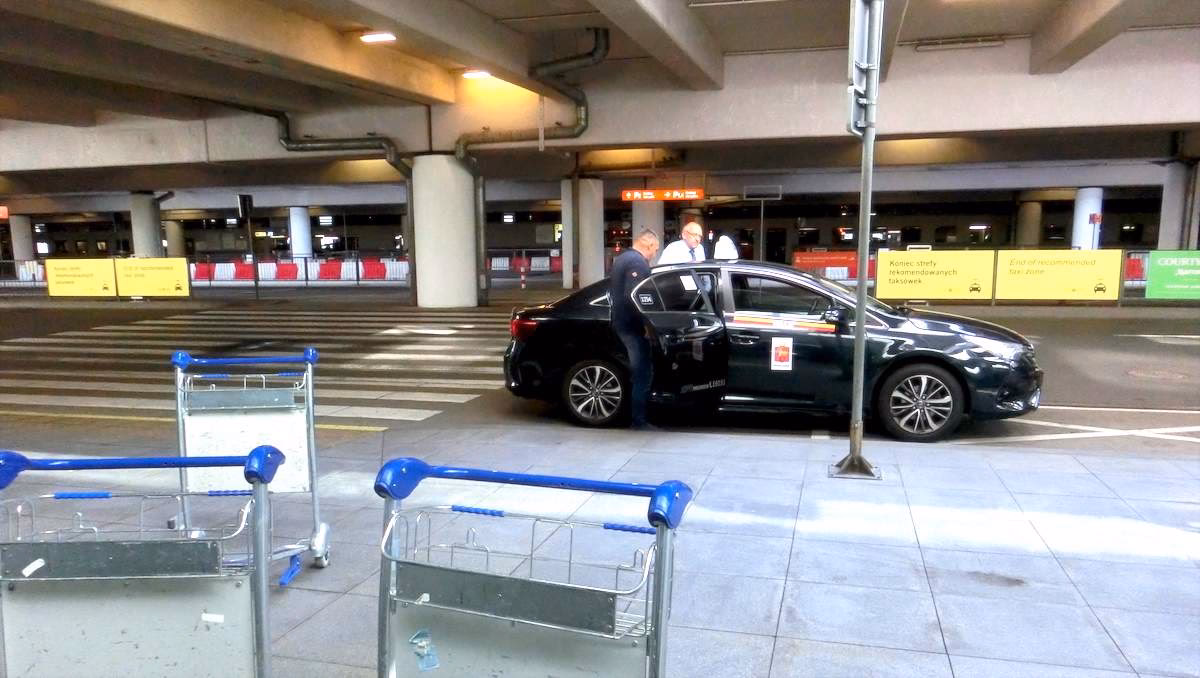 Who is the best Warsaw Chopin Airport transfer service?