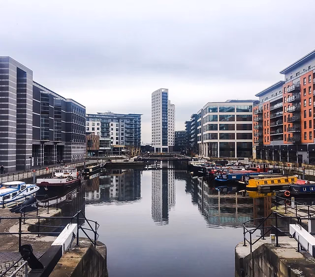 Does Augustus court care centre have car parking?
