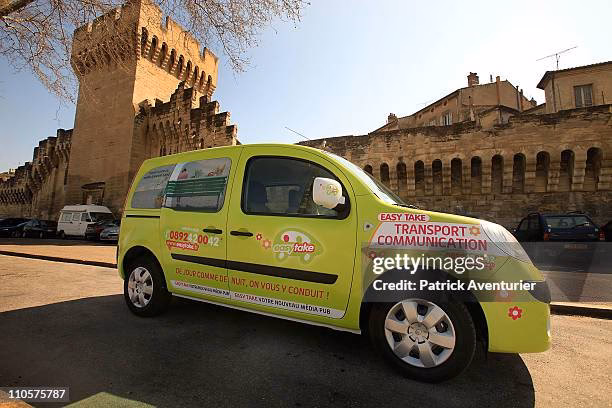 How do I get a taxi cost estimate in Avignon?