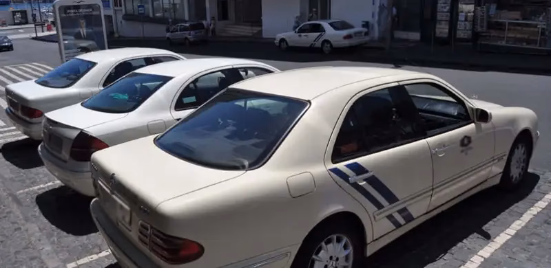 Do you tip a Ponta Delgada taxi?