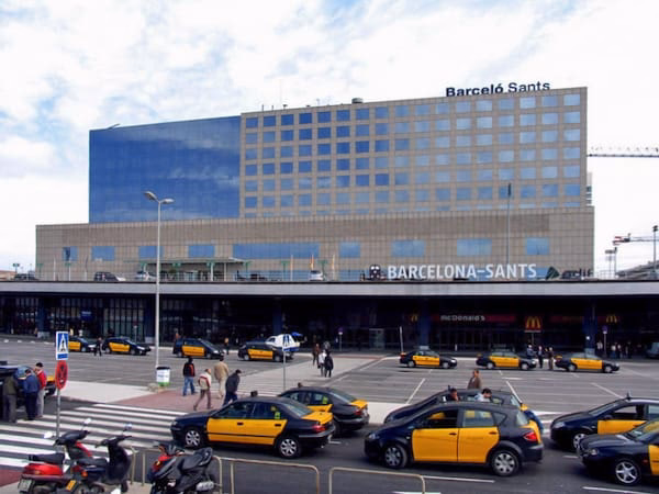 Is there a direct bus from Barcelona Sants?