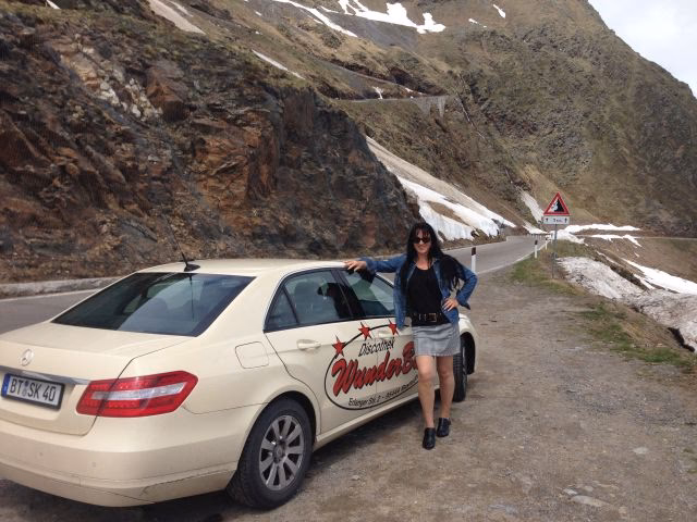 Wie reserviere ich ein Taxi für eine geplante Fahrt?