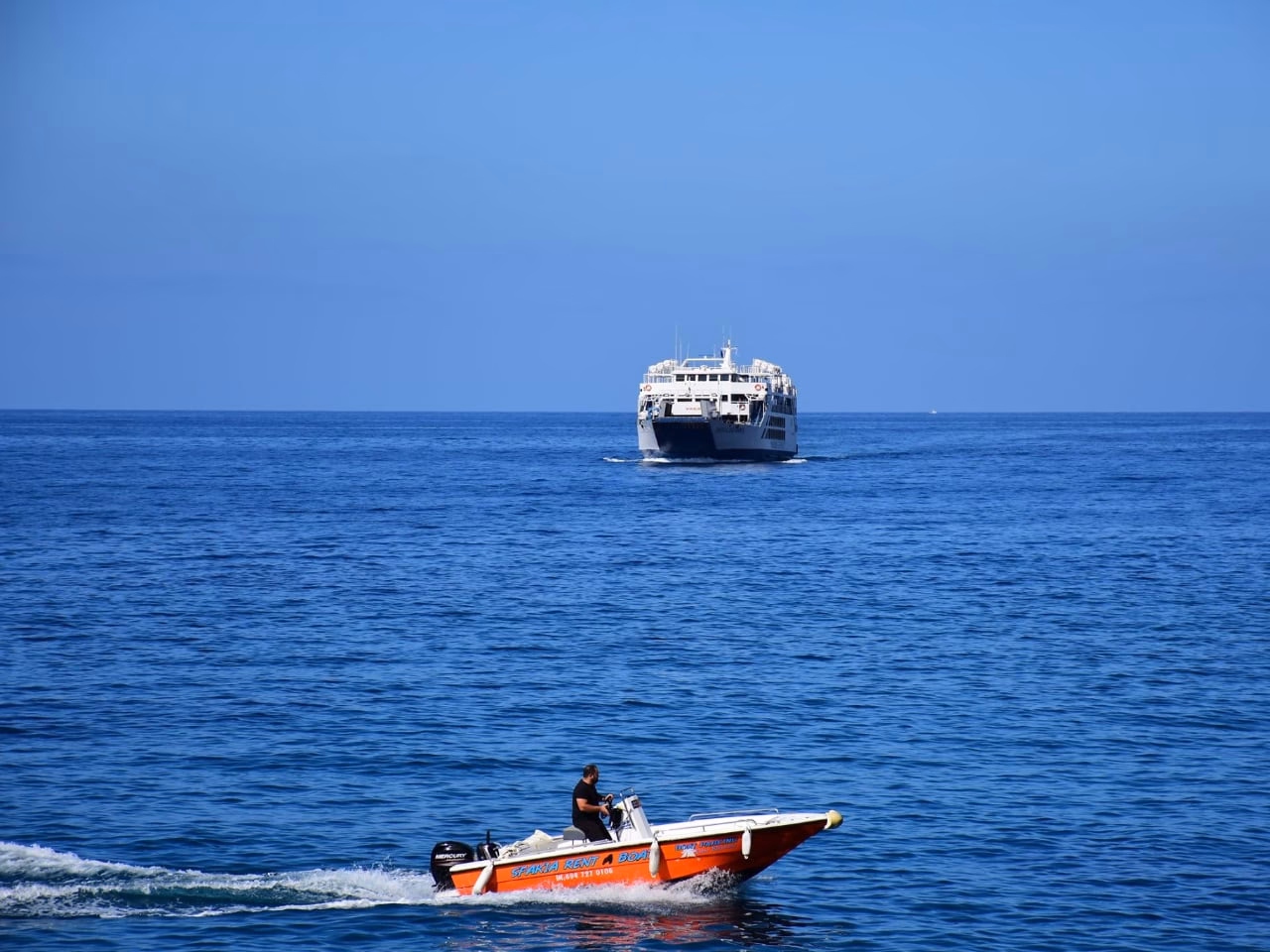 Does Deligiannis lines operate in Sfakia & Loutro & Glyka Nera?