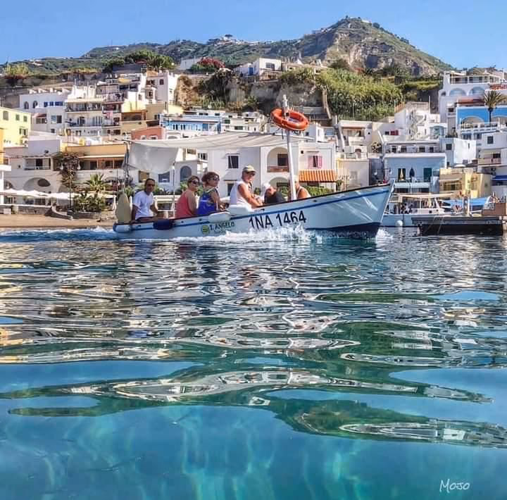 Are there water taxis in Ischia?