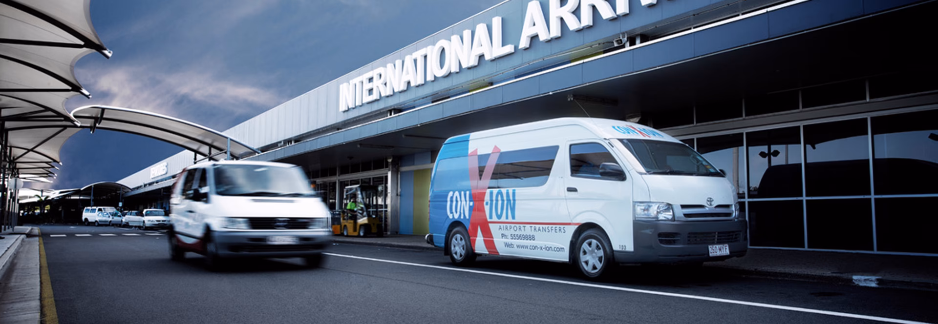 How do I get from Brisbane Airport to Sunshine Coast?