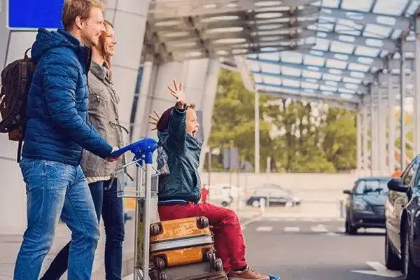 Where is the ticket office at Byfleet & New Haw?