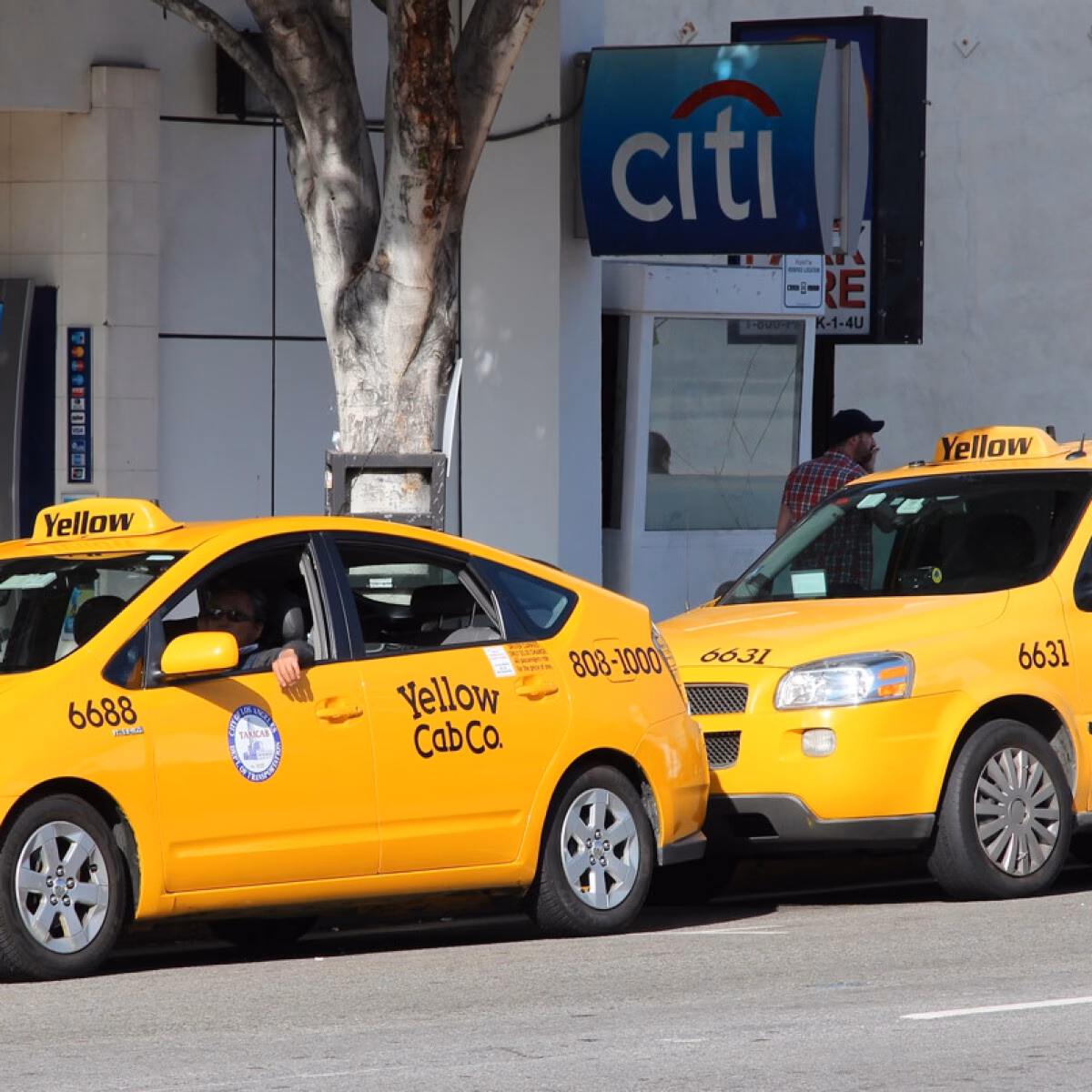 Can you get a taxi in Los Angeles?