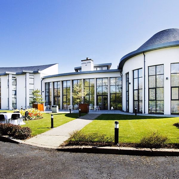 How far is East Link from La Mon Hotel Country Club?