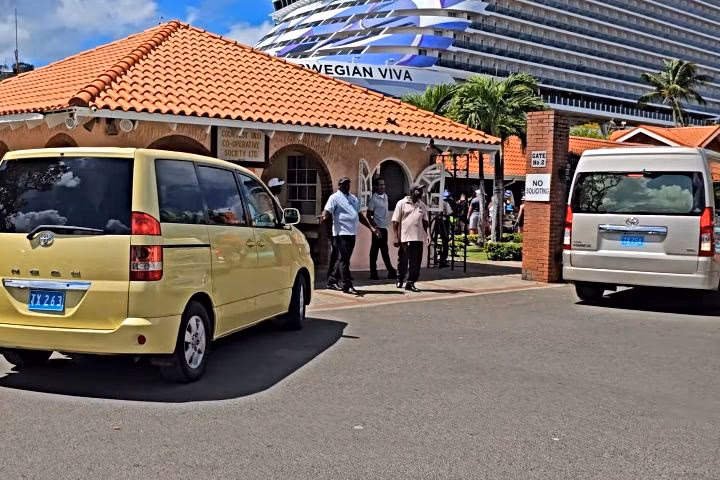 How much is a taxi from Castries to Rodney bays?